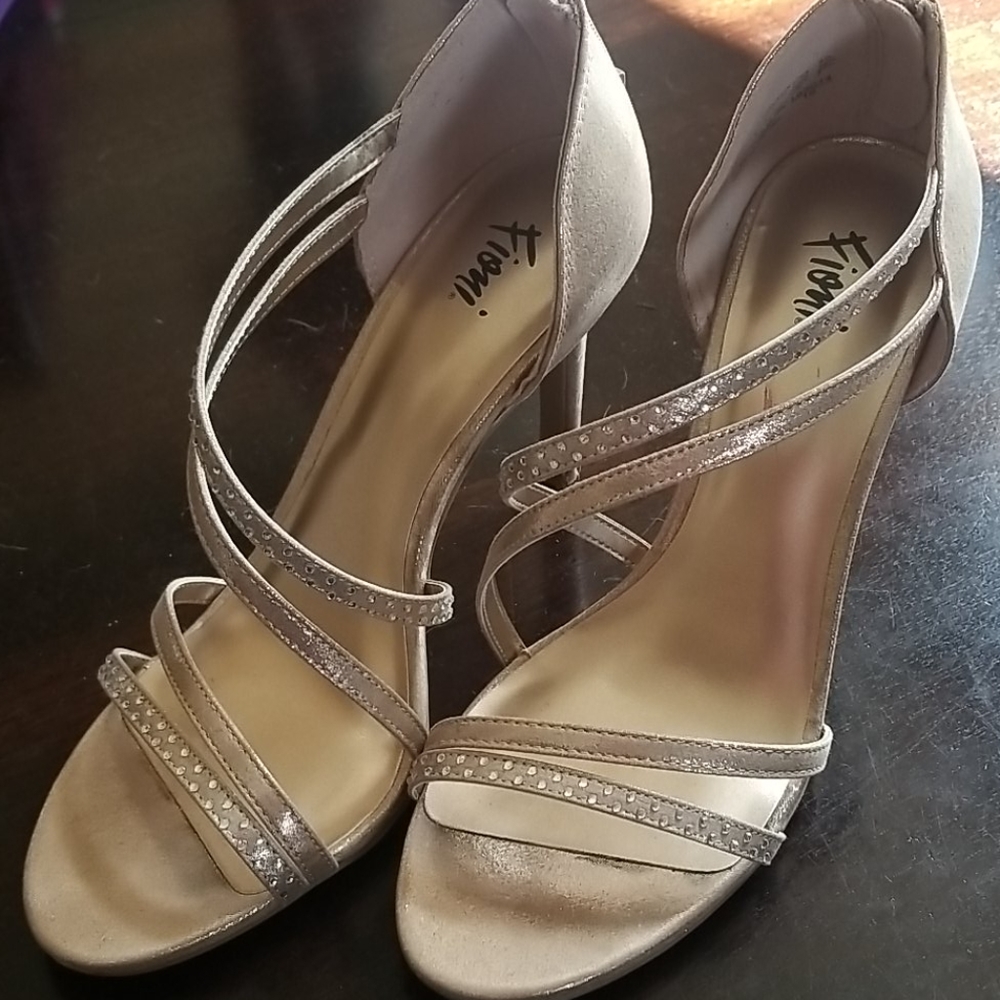 Fioni women's metallic high heel sandals